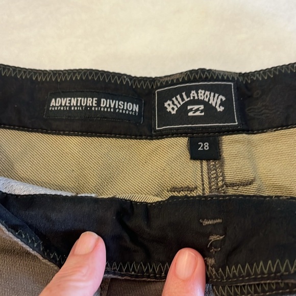 Two Pairs of Boy's Size Large Shorts Surf Billabong Quicksilver - Picture 7 of 8